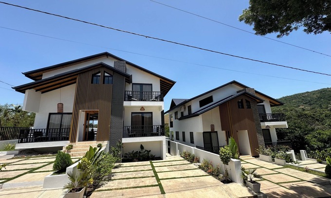 San Jose de las Matas Villa | Casita Curtis- luxurious 6-bedroom villa inside HACIENDA CAMPO VERDE w- WiFi, AC