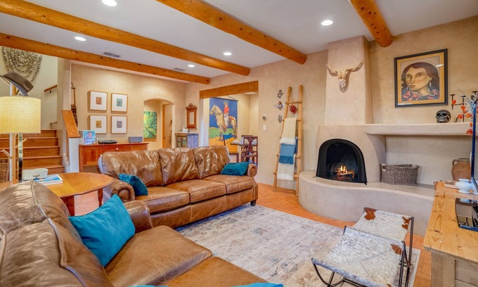Northeast Santa Fe House | Casita Del Norte ~ Private Adobe Home ~ Plaza/Museums/5-Star Dining/Pickle Ball