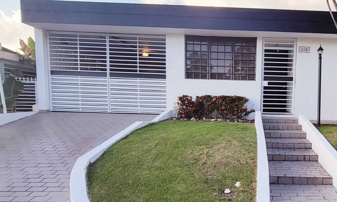 Caimito Apartment | Casita Encanto 2 bd 1 bth centric apt w/1 car garage 10 mins to airport/beaches