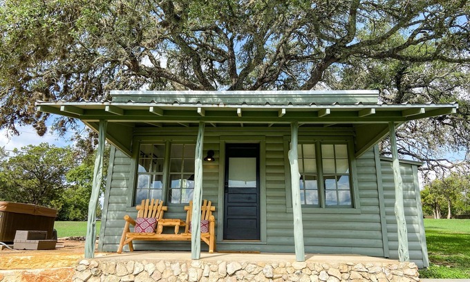 Ingram Cabin | Casita l Pool l Hot tub l River l Lake l Firepit