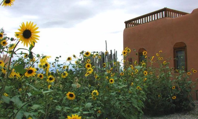 Arroyo Seco House | Casita Luminosa Roof Top Deck Los Altos Clubhouse indoor pool -tennis court