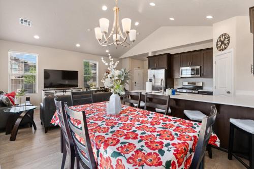 Sienna Hills House | Casita Respite Pool, Hot Tub & Comfort