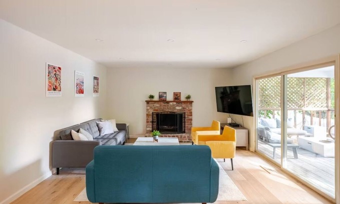 Sonoma House | Casita Sonoma: Enchanting remodeled 3BD/2BA home, Chef's kitchen, modern style