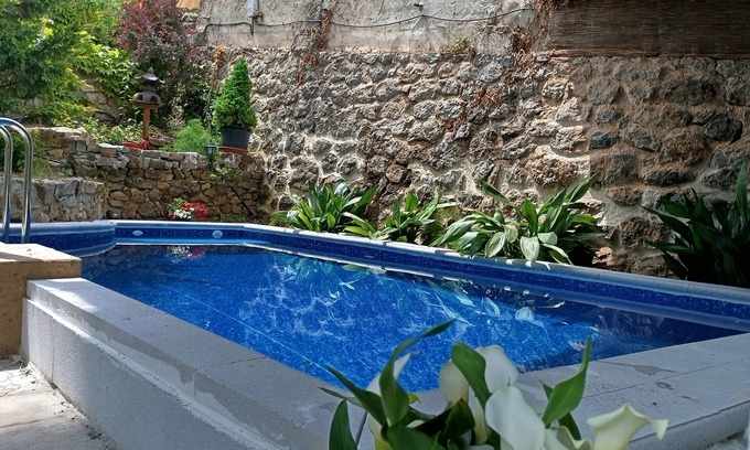 Torres Cottage | Casitapados house for two, between mountains in Sierra Mágina with private swimming pool