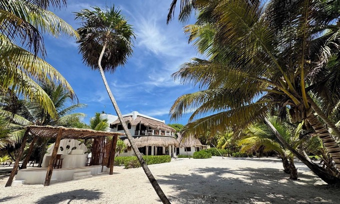 Majahual Villa | Casona Palms - Barefoot Luxury in Private Beachfront 3 Bedroom Villa and Casita