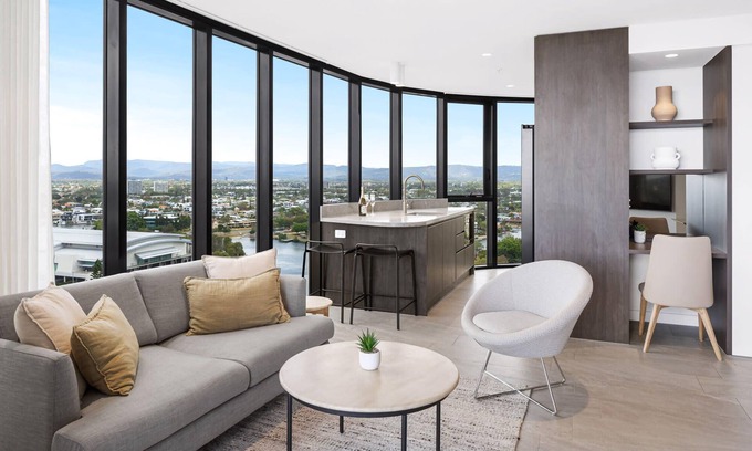 Broadbeach Apartment | 『CASSA ENC0RE』- Modern | Prime 2-BR