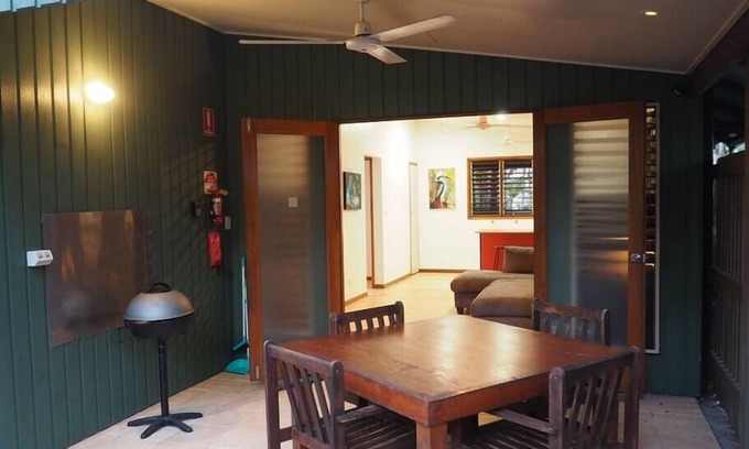 Mission Beach House | Cassawong Cottages - Kookaburra - 2 Bed