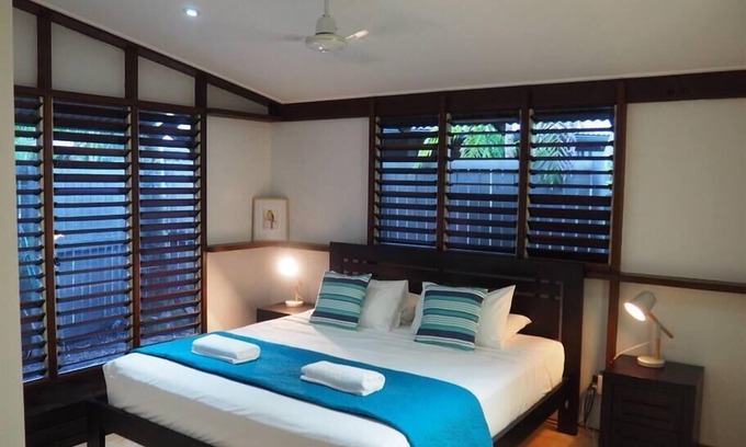 Mission Beach House | Cassawong Cottages - Sunbird - 2 Bed