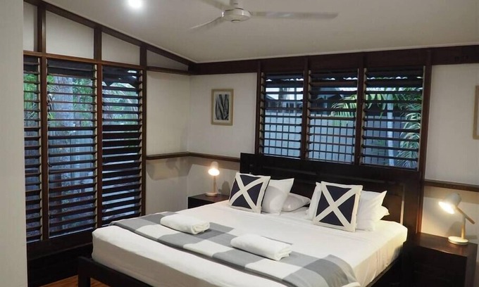 Mission Beach House | Cassawong Cottages - Butterfly - 2 Bed Spa