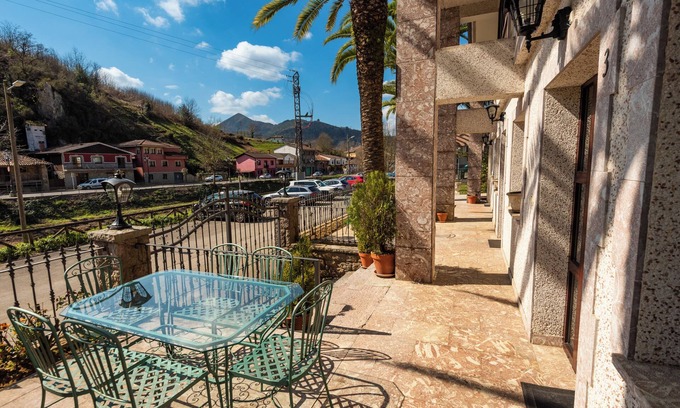 Cangas de Onis Apartment | Castaño Apartment - Las Palmeras Apartments