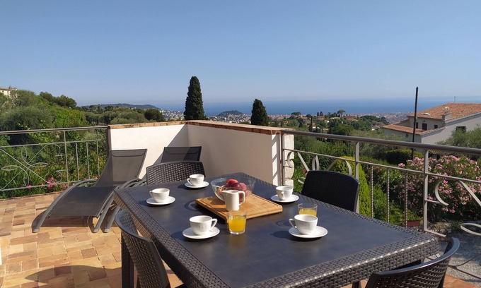 Gairaut House | Castel Henry - Terrace with view and large garden
