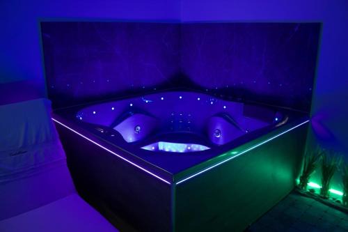 Pont-du-Chateau House | Castel Room