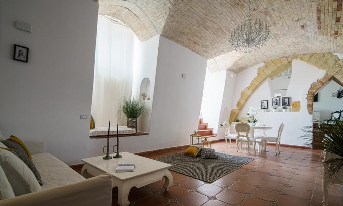 Cagliari Apartment | Castello House