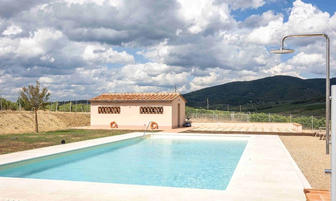 Le Bolle Villa | Castello Vicchiomaggio- 6‑Guest Villa in Chianti Vineyards –