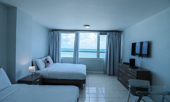 La Gorce Apartment | Castle 603 Oceanview w/Free Parking, pool, beach access, gym, tennis, restaurants and more!