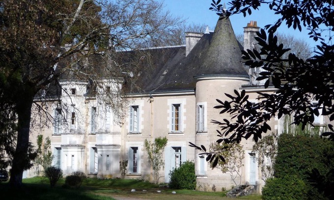 Genille Other | Castle close family Loire castles, 18 people, swimming pool/tennis
