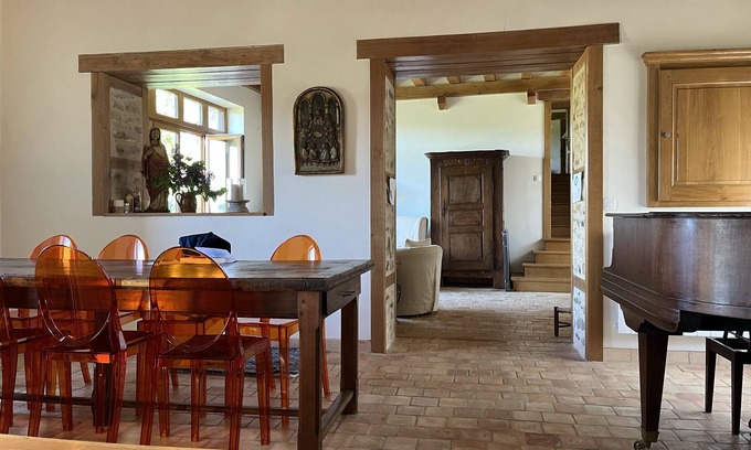 Saint-Martin-du-Puy Cottage | Castle Heights