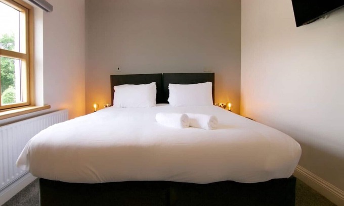 Enniskillen House | Castle Hume 18 · Escape Ordinary at Castle Hume No.18