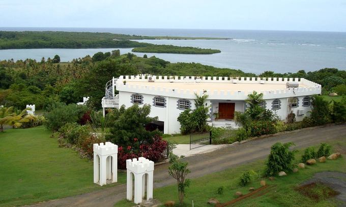 Savannes Villa | 'Castle on the Sea': Executive Villa, 3 BR - W/Sh. Pool