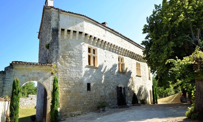 Bon-Encontre Other | Castle Retreat near Villages