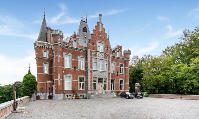 Gesves House | Castle with wellness and cinema