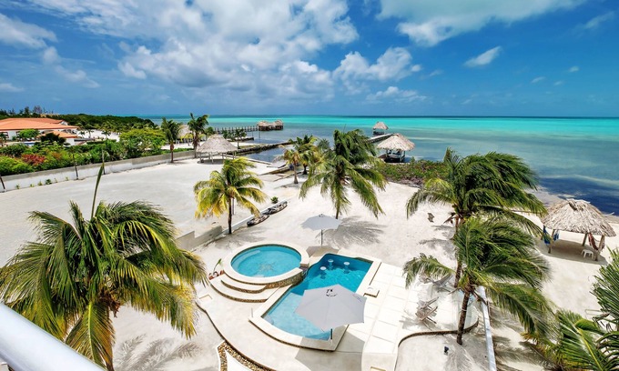 Boca Ciega House | Casual & Comfortable Belize Beach House: Private Pool, Dock, & Secluded Privacyn