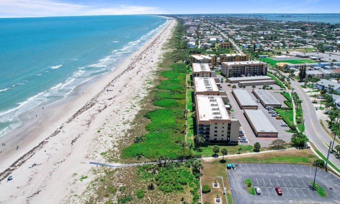 Cocoa Isles House | Catalina Cove - World Famous Cocoa Beach!