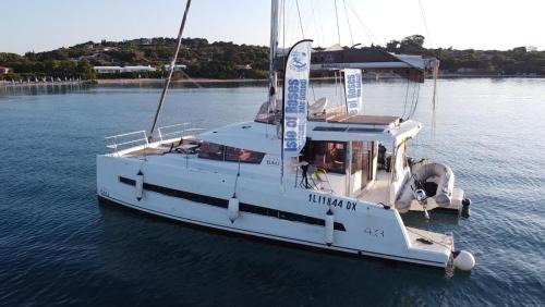 Portisco Boat Rental | Catamarano 43 Foil e Kite Equipment