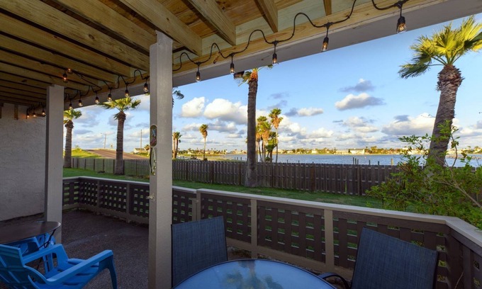 Harbor Oaks Condo | Catch-n-Relax | Serene Views + Pool Access