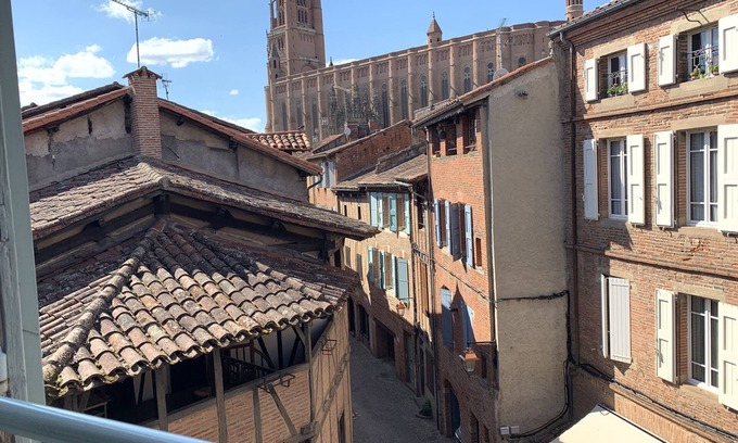 Albi Apartment | Cathedral Aparthotel historic center cathedral view