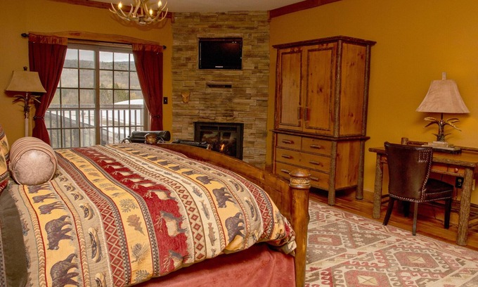 Hunter Condo | Catskills Mountain Escape - Private Luxury for Two
