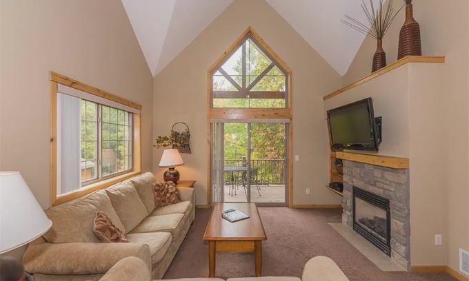 Lake Shore House | Causeway on Gull Lake
