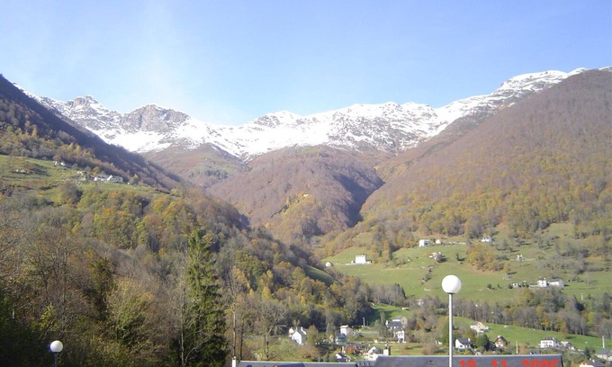 Cauterets Ski Chalet | Cauterets Chalet sleeps 4, 2 bedrooms close to center and ski lifts