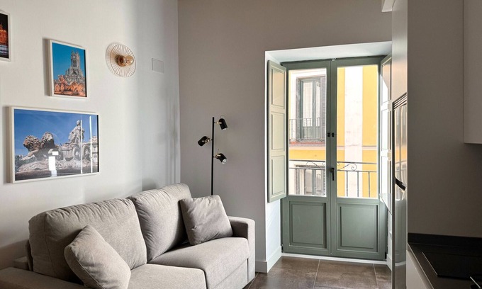 Barrio de La Latina Apartment | CavaBajaSuites 202 FUENTE DE LA CIBELES