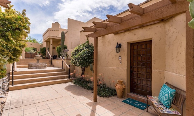 Cave Creek Villa | Cave Creek, walk to town and Black Mountain