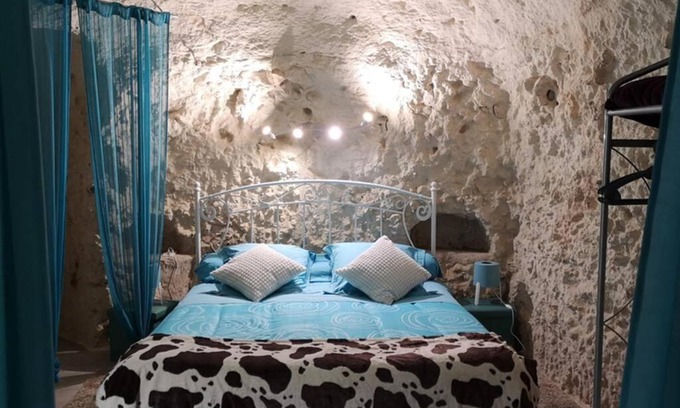 Lunay House | Caves du coteau 1
