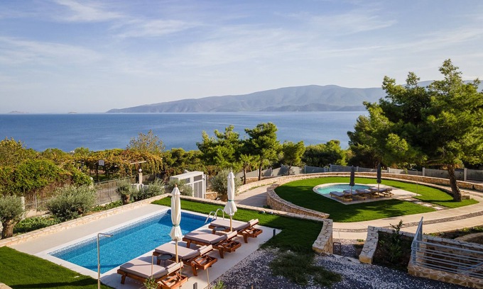Isthmia House | Cavos Boutique Homes
