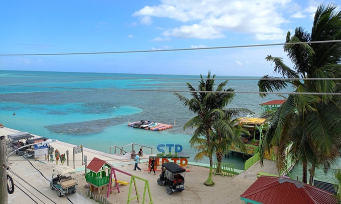 Caye Caulker Hotel | Caye Caulker Condos By Barefoot