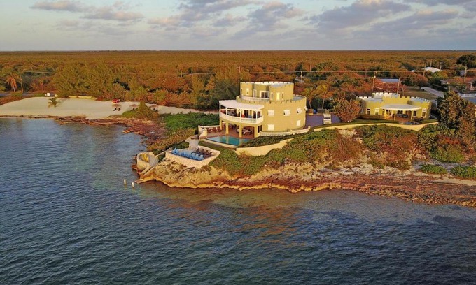 Gun Bay House | Cayman Castle & Guesthouse by Grand Cayman Villas & Condos