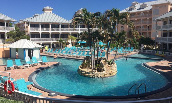 Colliers Bay Resort | Cayman Islands Oceanfront 2 Bedroom Suite