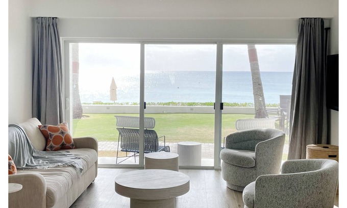 Seven Mile Beach Condo | Cayman Seven Mile Beach Front Condo Luxury Townhouse -Direct Walk-out to Beach!