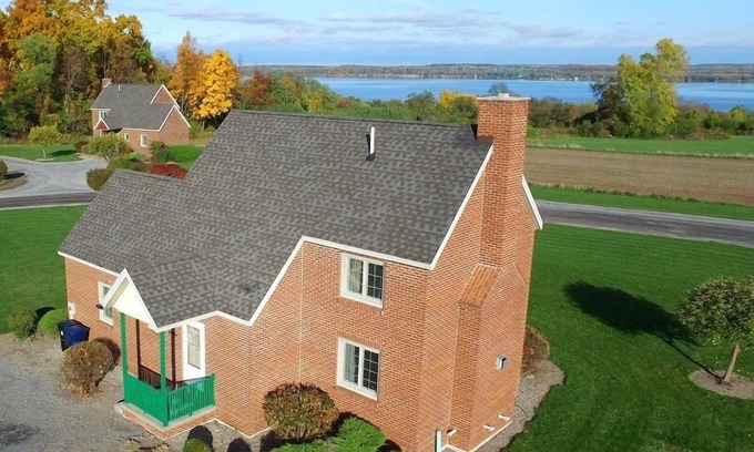 Geneva House | Cayuga Cottage [Bella Vista Cottages]