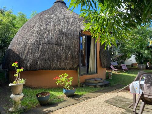 Trou aux Biches Bed & Breakfast | Cazhibiscus
