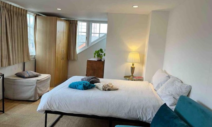 Rotherhithe House | CB53 Tower Bridge Townhouse 2 bathrooms & Free parking