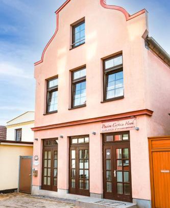 Warnemuende Apartment | CBlue "Apartmenthaus Captain Hook"