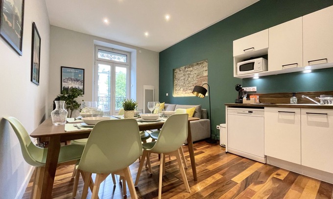 Quartier Hyper-Centre Apartment | #CD L' Ainé 👨‍👩‍👦‍👦| Jean Jaurès | Tramway A, B and E| T3 équipé