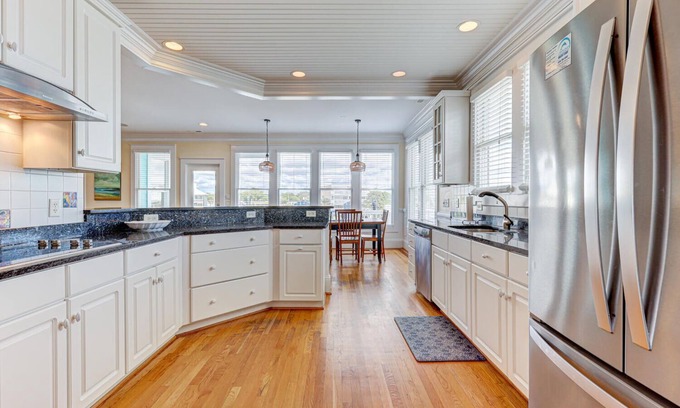 North Carolina Coast House | CD319: Graceful Lee: Canal Front, Boat Dock, Private Pool