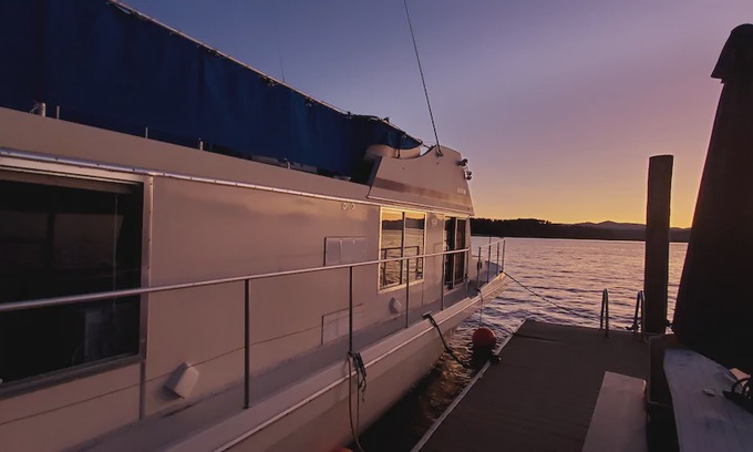 Coeur d'Alene Boat Rental | CDA houseboat- unlike any other lakefront getaway!