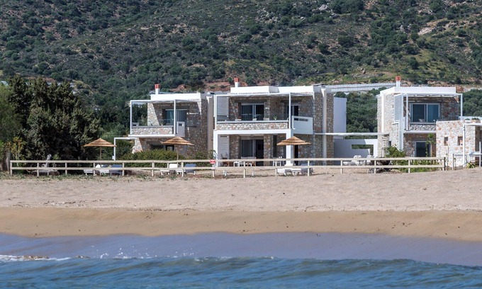 Gialos Villa | Cedar Bay Beachside Villas