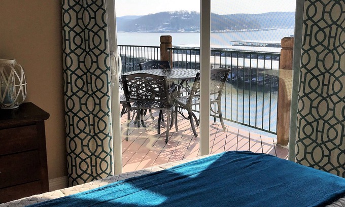 Camdenton Condo | Cedar Glen Lofthouse, Sleeps 8, 2 Heated Pools, Close to Ballpark